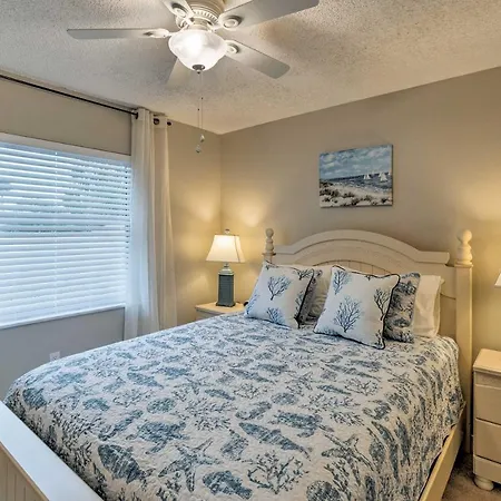 Breezy Sarasota Home With Private Pool Near Beach!